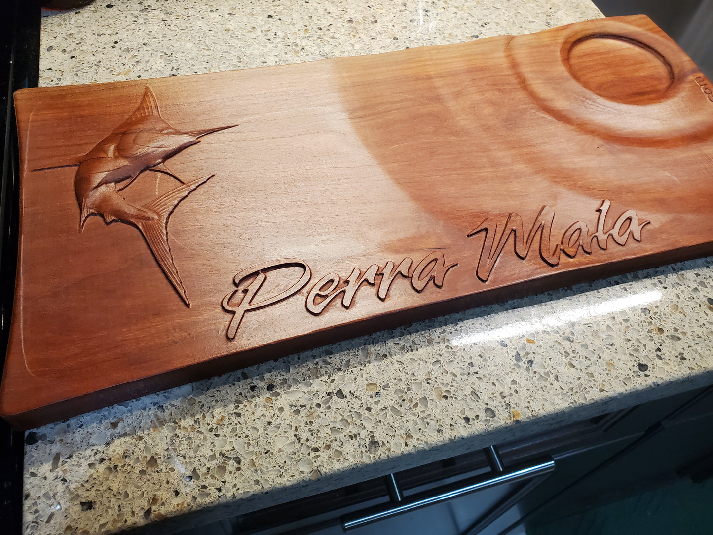 Large 'ripple' sushi plate in cherry with marlin